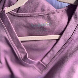 💼 Stretch Cap Sleeve Scrub Top – Curved V-Neck – Made for Busy Days! 💼